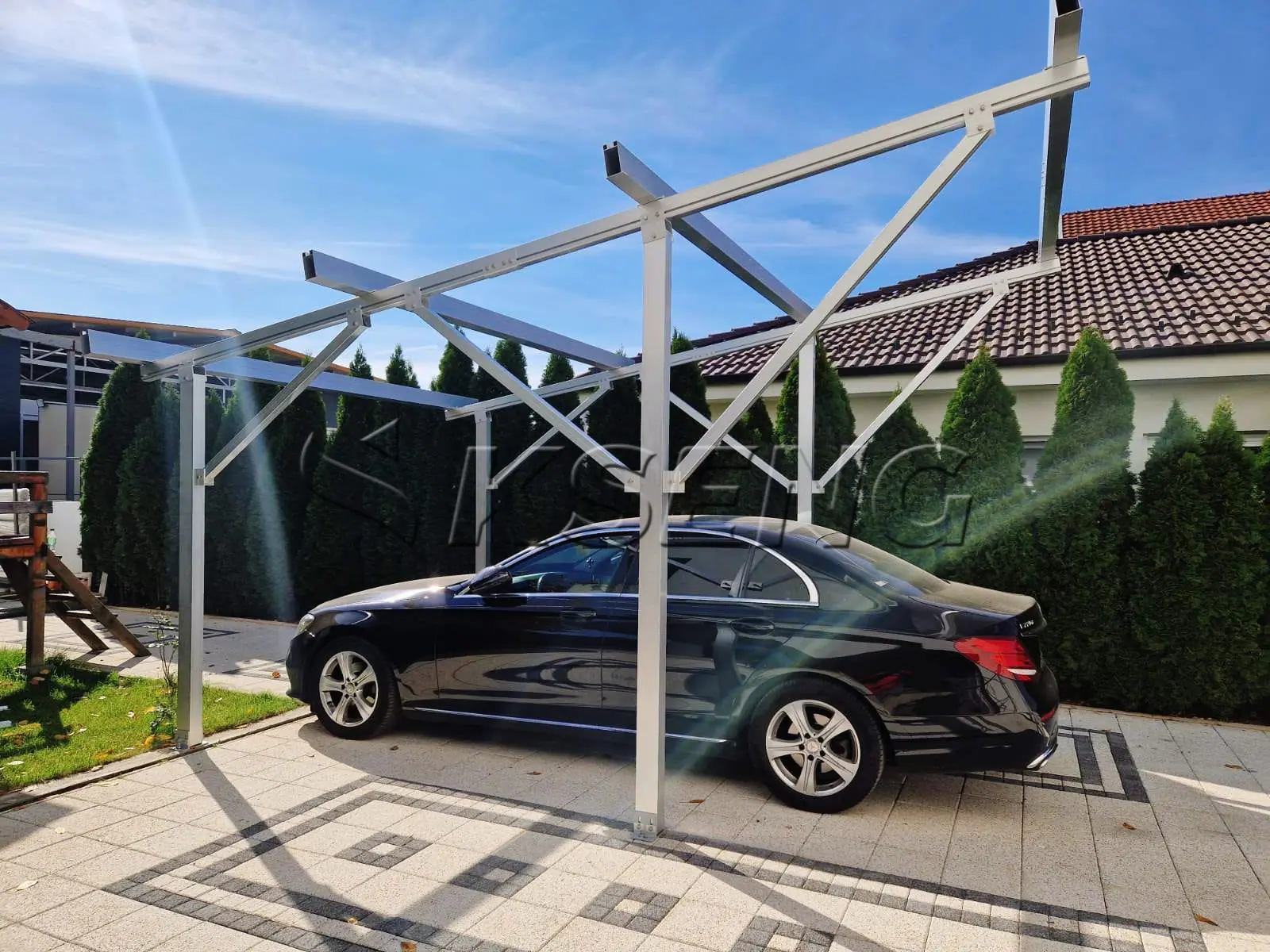 塞尔维亚车棚光伏支架8.3KW