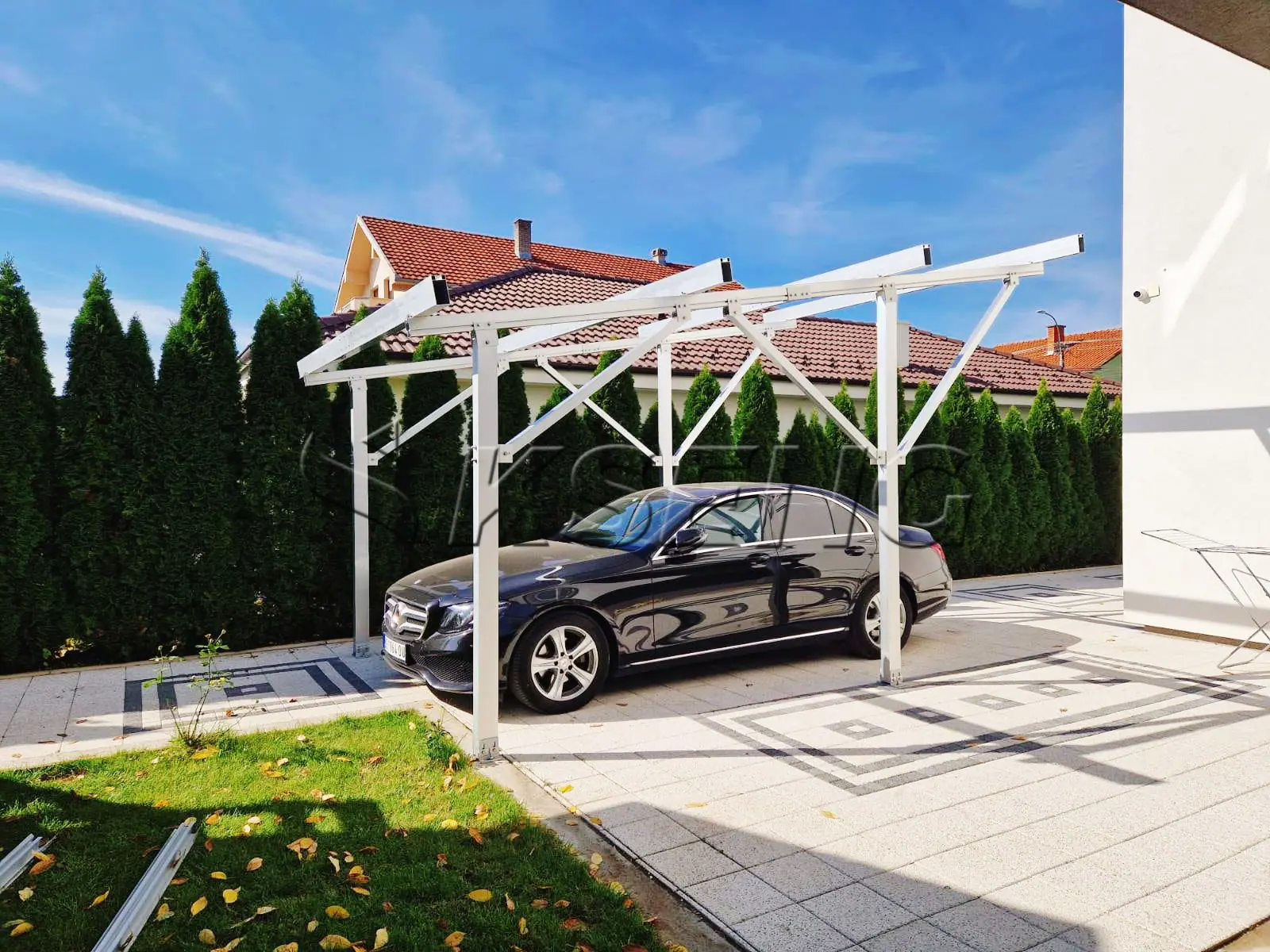 塞尔维亚车棚光伏支架8.3KW