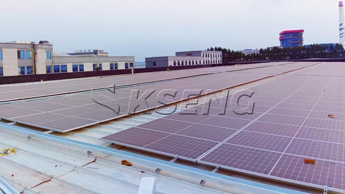 广西艺美彩钢瓦光伏支架900KW