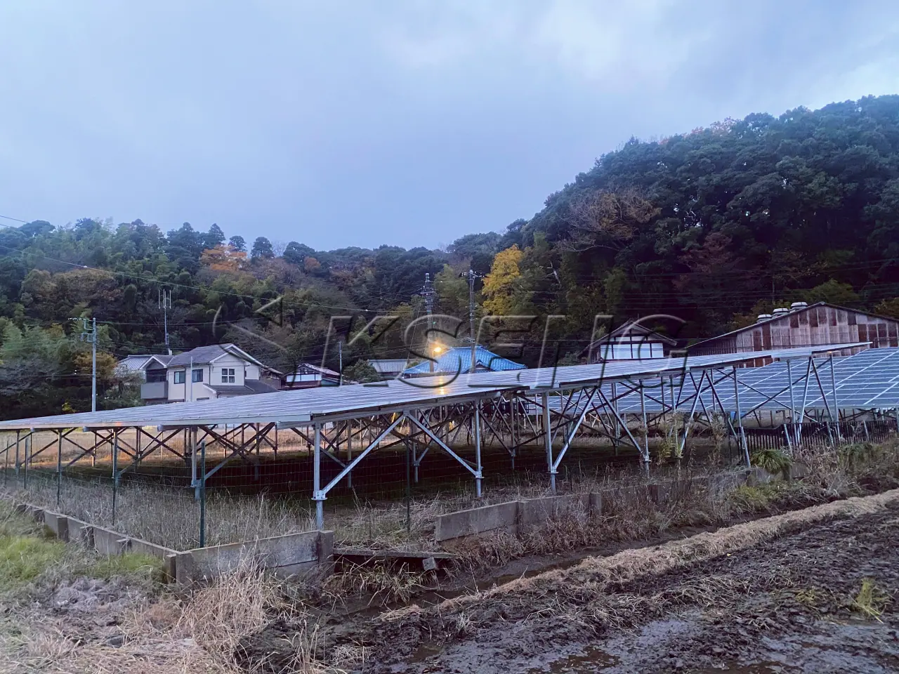 日本地面铝合金光伏支架