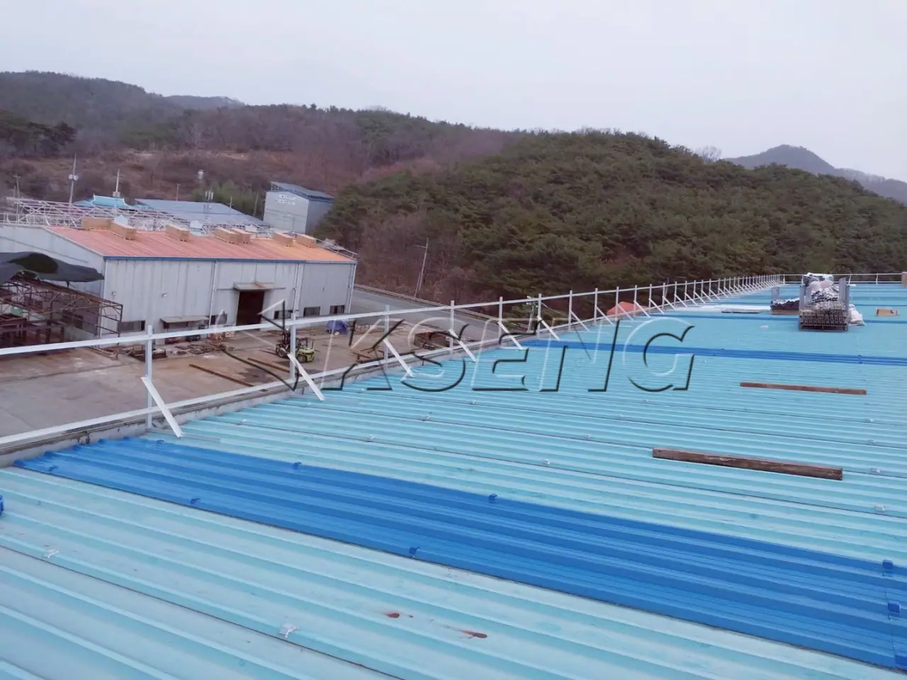 韩国庆尚南道屋面光伏支架806.3KW