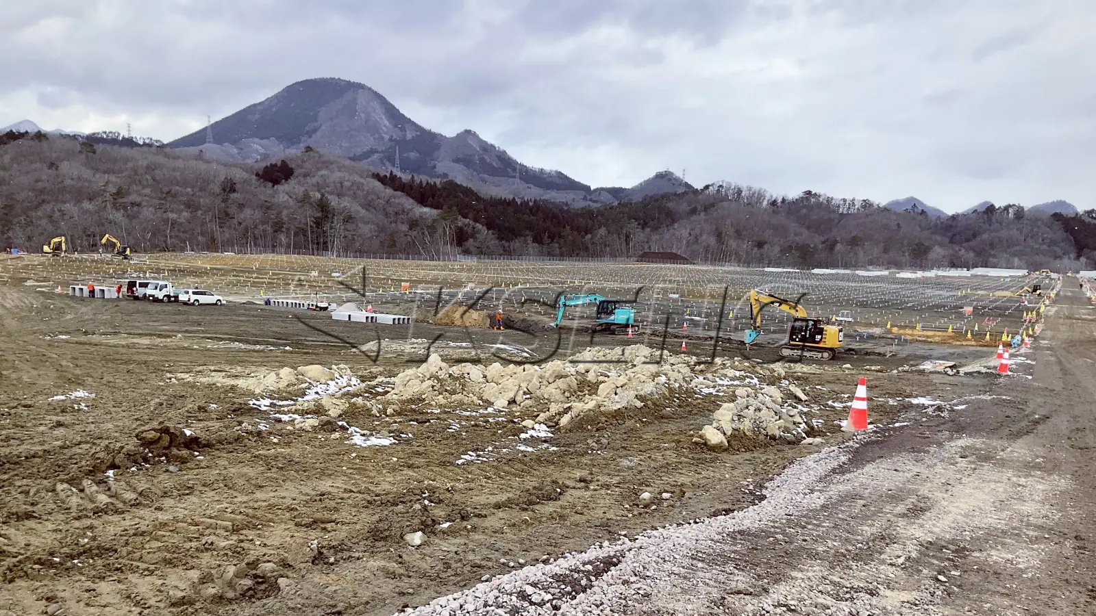 日本铝合金地面光伏支架37MW