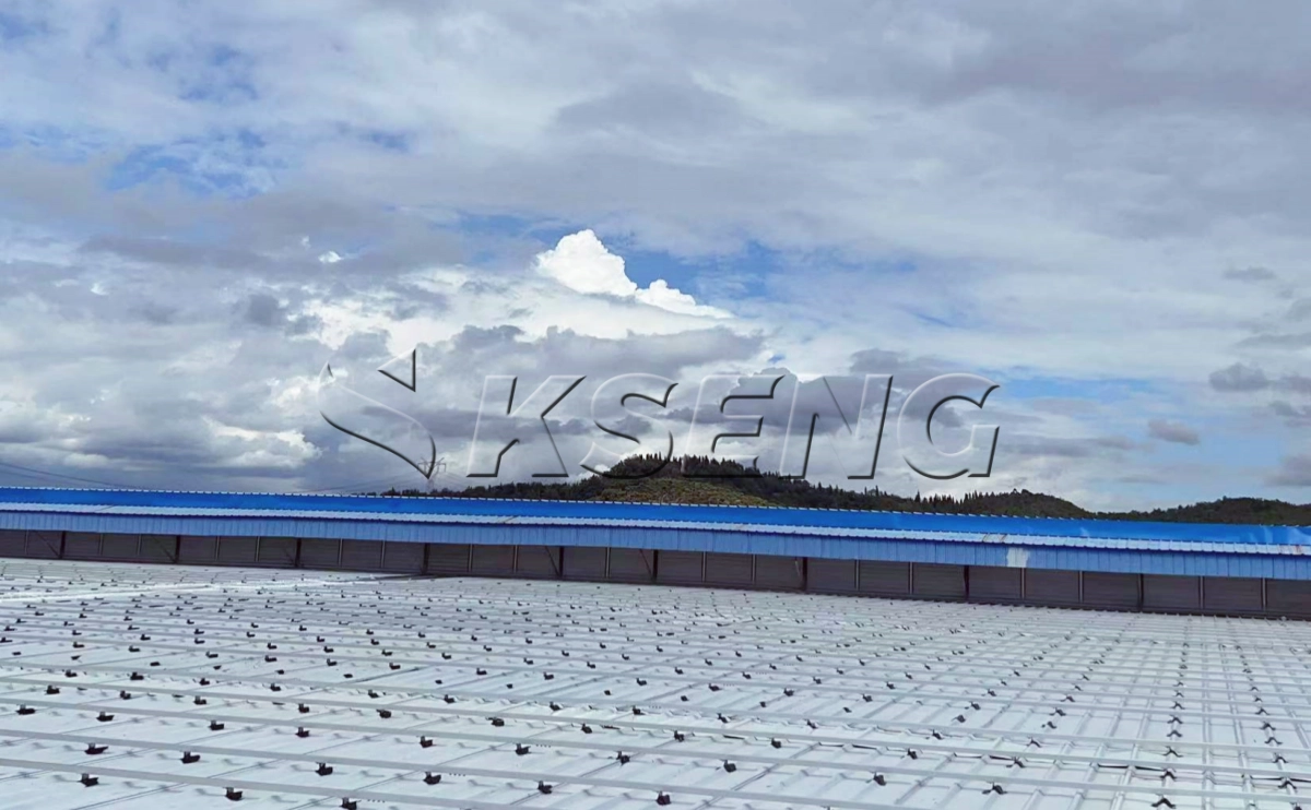 云南钛业彩钢瓦光伏支架5.4MW