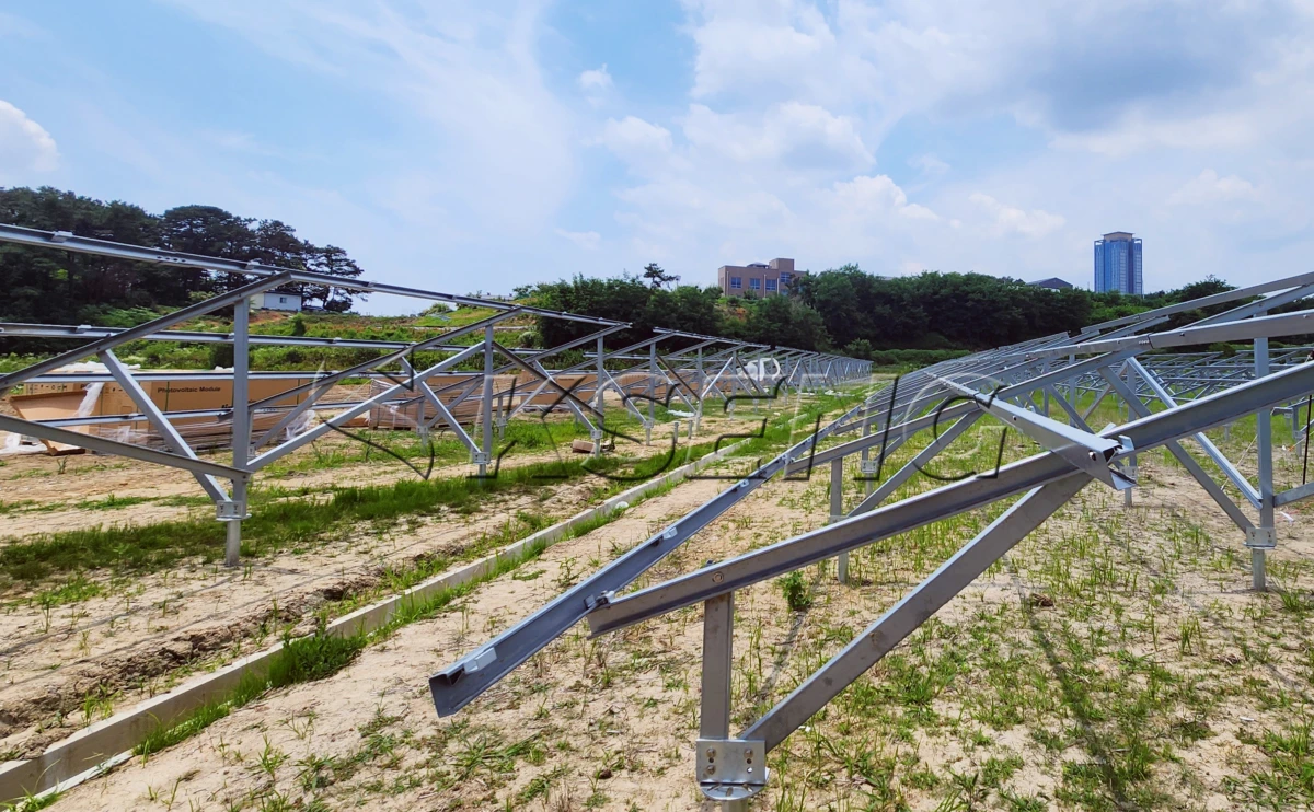 韩国锌铝镁地面光伏支架337KW