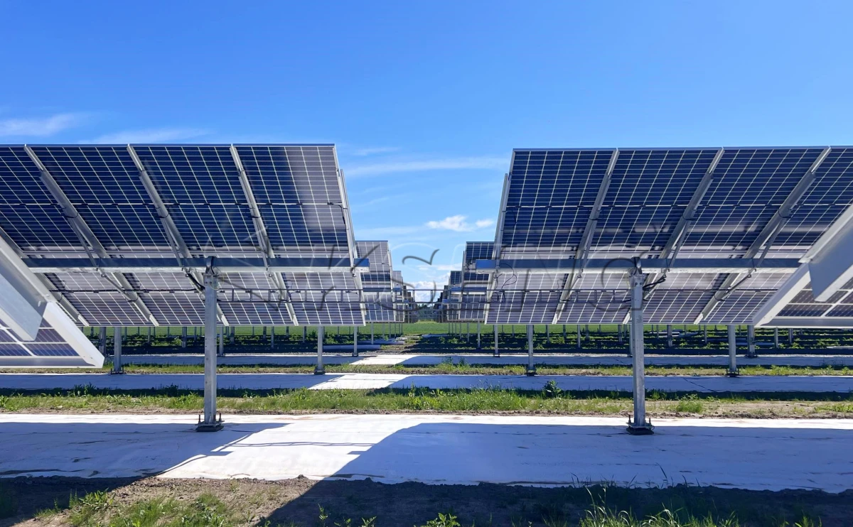 芬兰平单轴跟踪光伏支架1.25MW