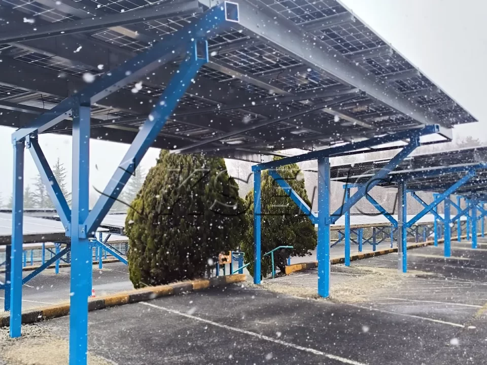日本栃木车棚光伏支架476.3KW