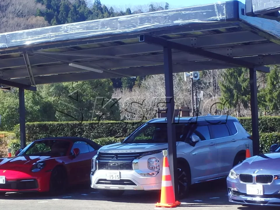 日本山梨县车棚光伏支架120KW项目案例