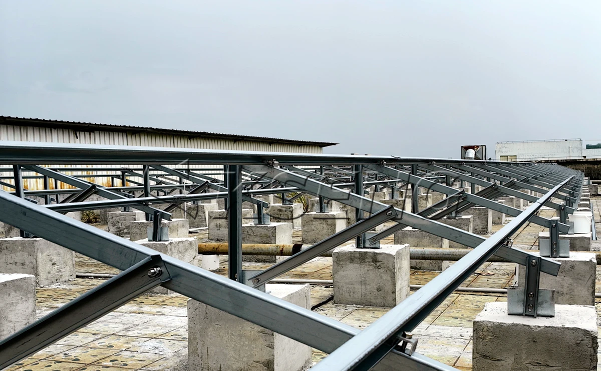 福建厦门平屋顶三脚支架300KW