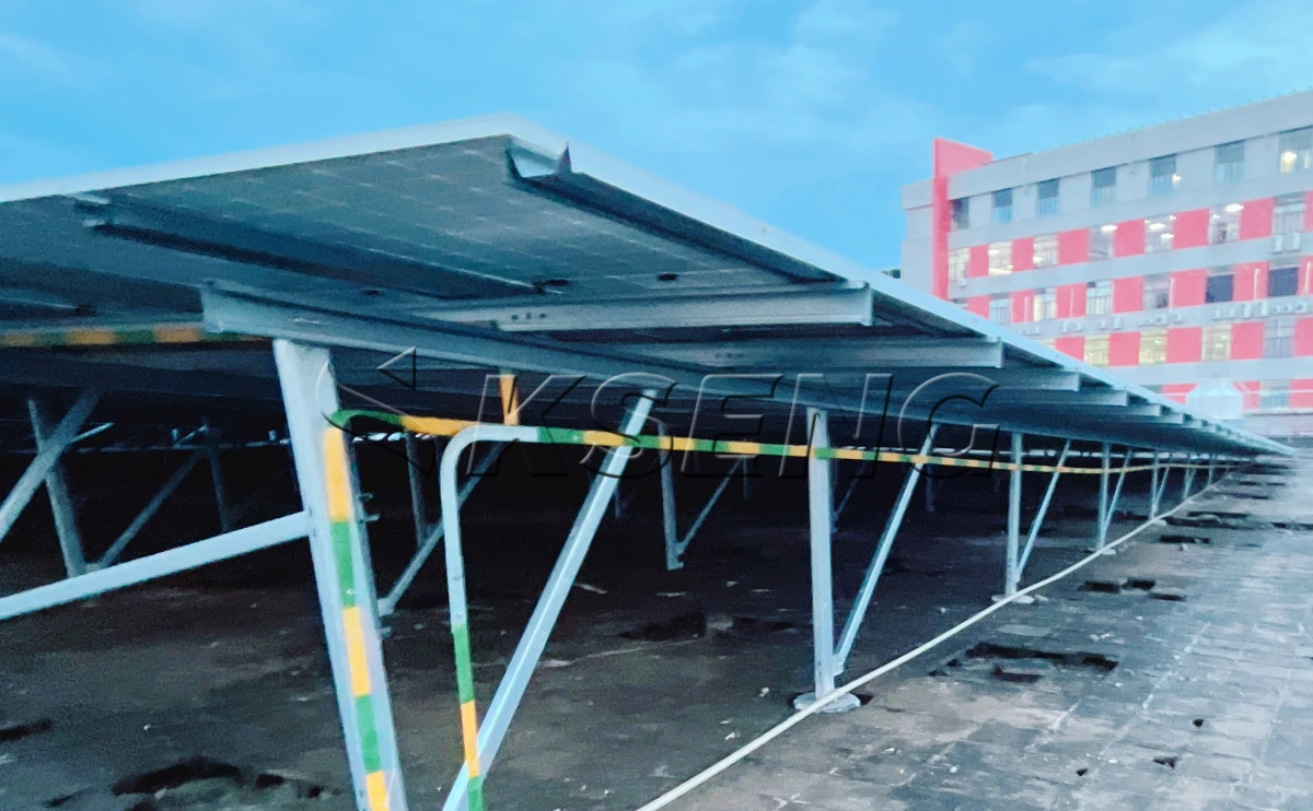 广东广州屋面锌铝镁支架886KW