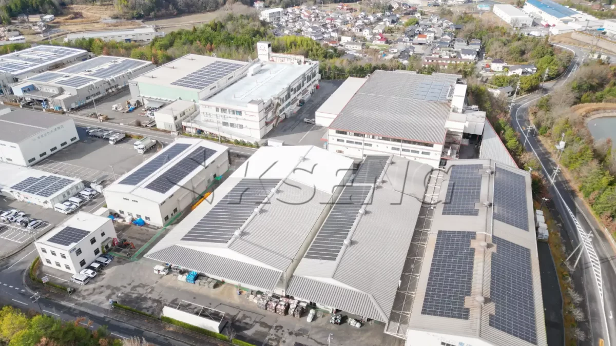 日本彩钢瓦屋顶光伏支架166KW