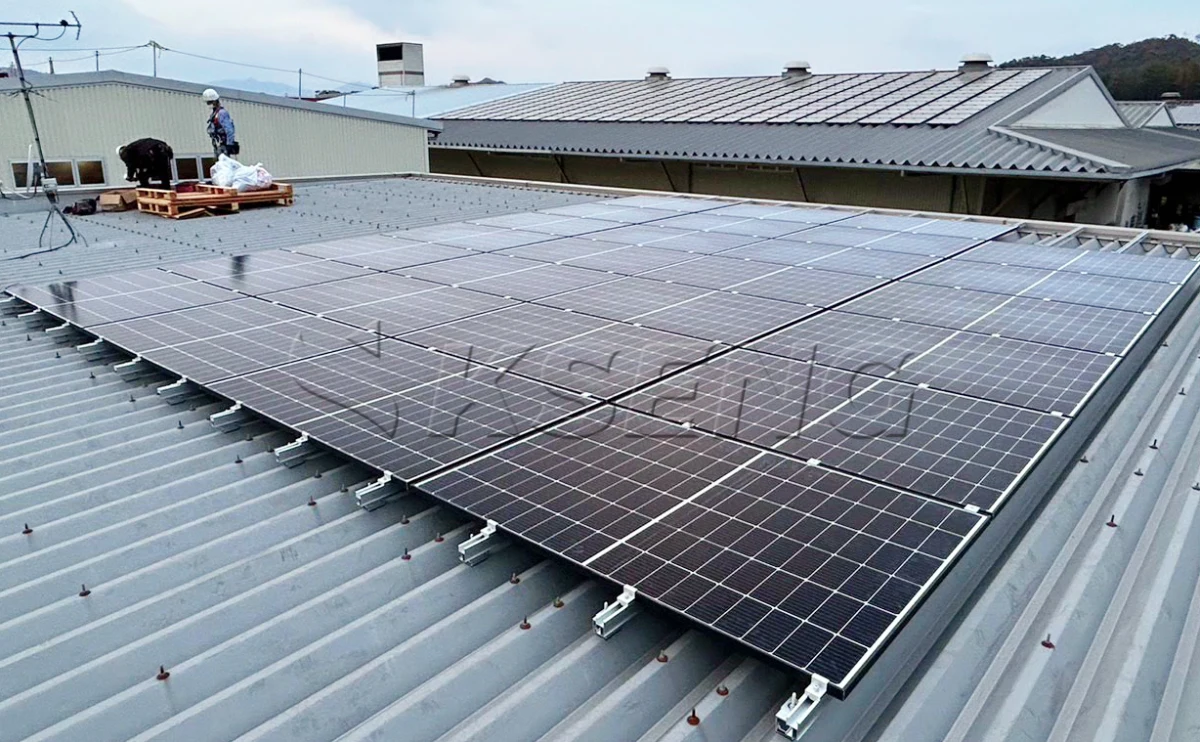 日本彩钢瓦屋顶光伏支架166KW