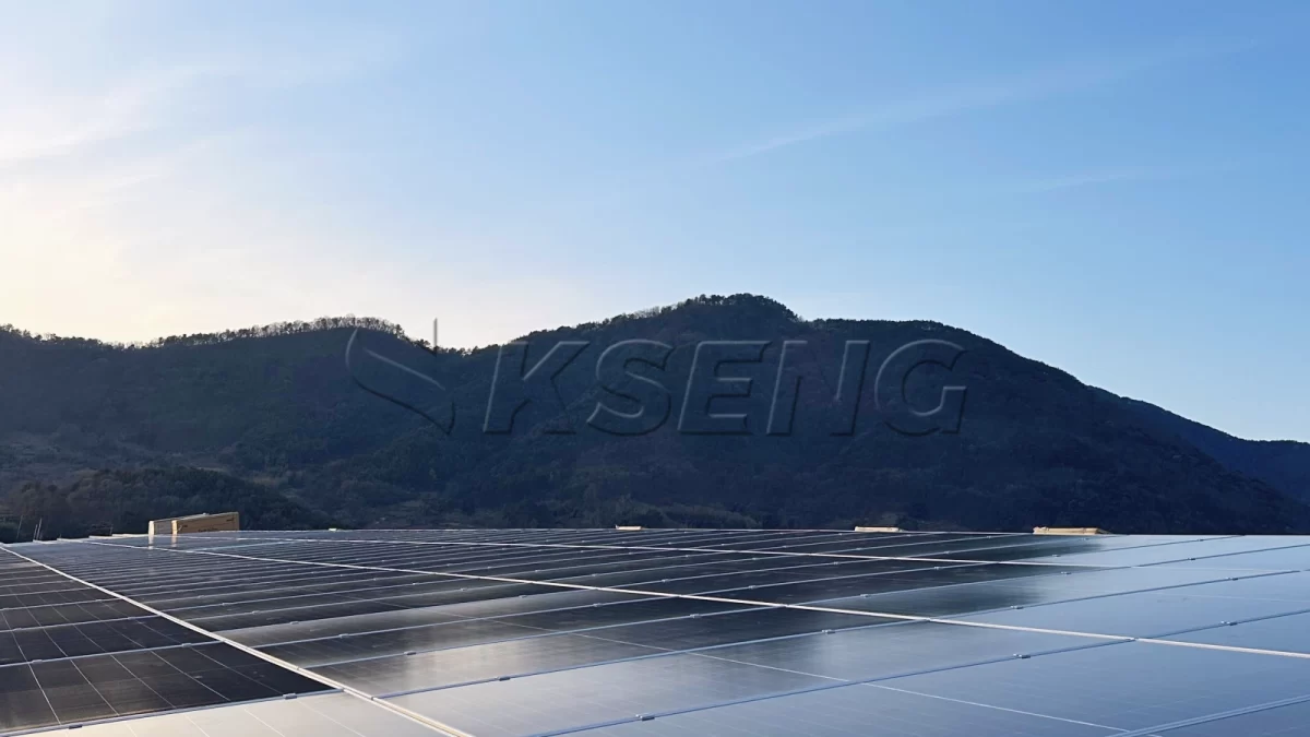 韩国庆南彩钢瓦光伏支架299KW