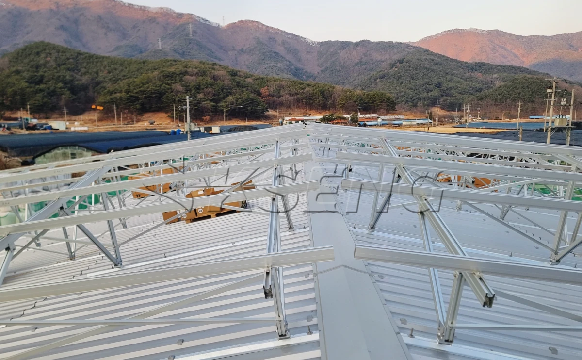 韩国庆南彩钢瓦光伏支架389KW