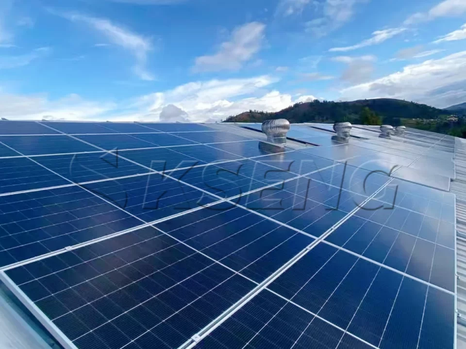 厄瓜多尔彩钢瓦光伏支架2MW