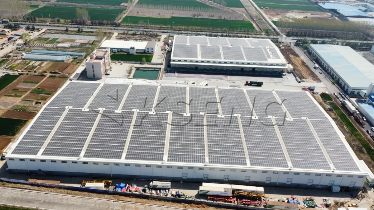 山东青岛彩钢瓦光伏支架4.16MW