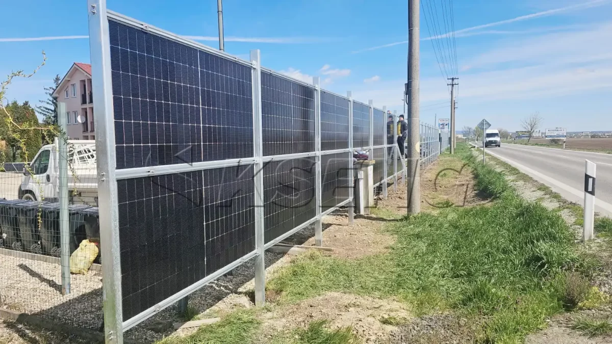 斯洛伐克垂直地面光伏支架125KW